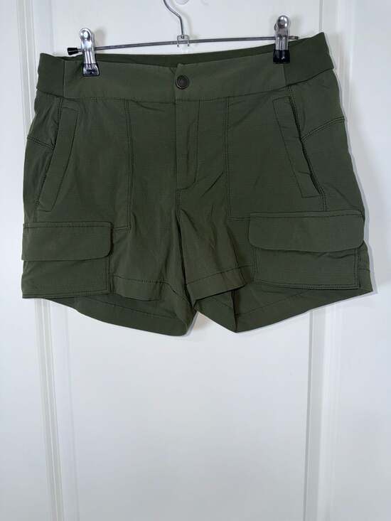 Athleta Pants - Athleta Trekkie Cargo Hiking Shorts Olive Green Size 4